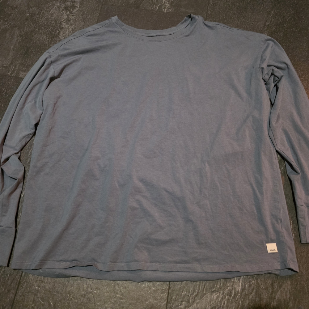 Vuori Womans size Large long sleeve Pale blue